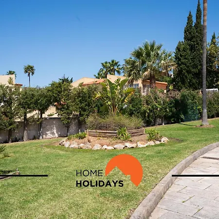 #275 Only Families - A Flor By Holidays Apartman