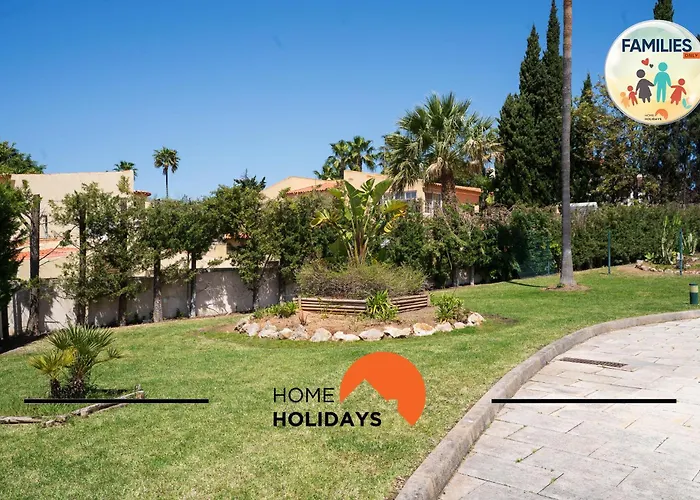 #275 Only Families - A Flor By Holidays Apartment