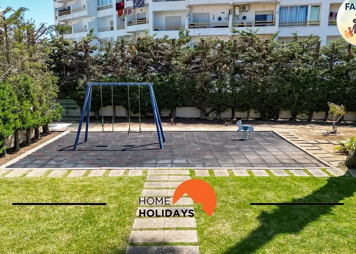 #275 Only Families - A Flor By Holidays Apartment *